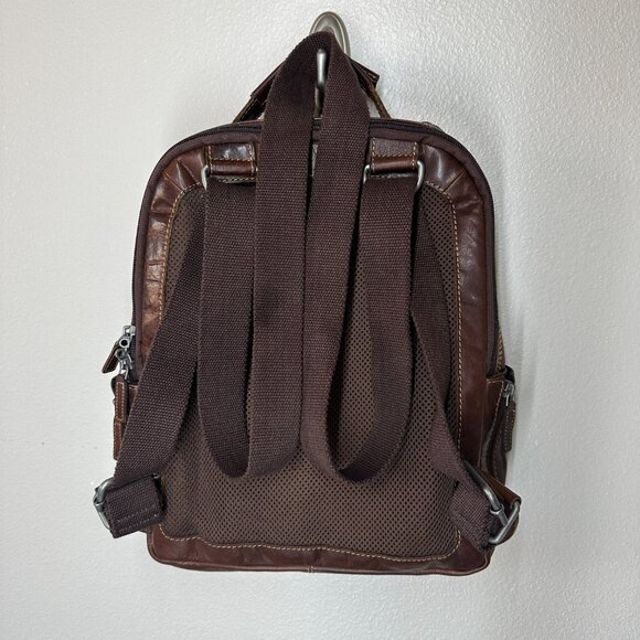 Jack Georges Voyager Unisex Buffalo Leather Compact Convertible Backpack - Picture 5 of 8